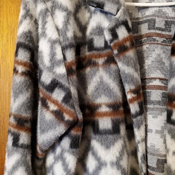 VINTAGE WOMEN'S SWEATER JACKET - M/L - Picture 2 of 5